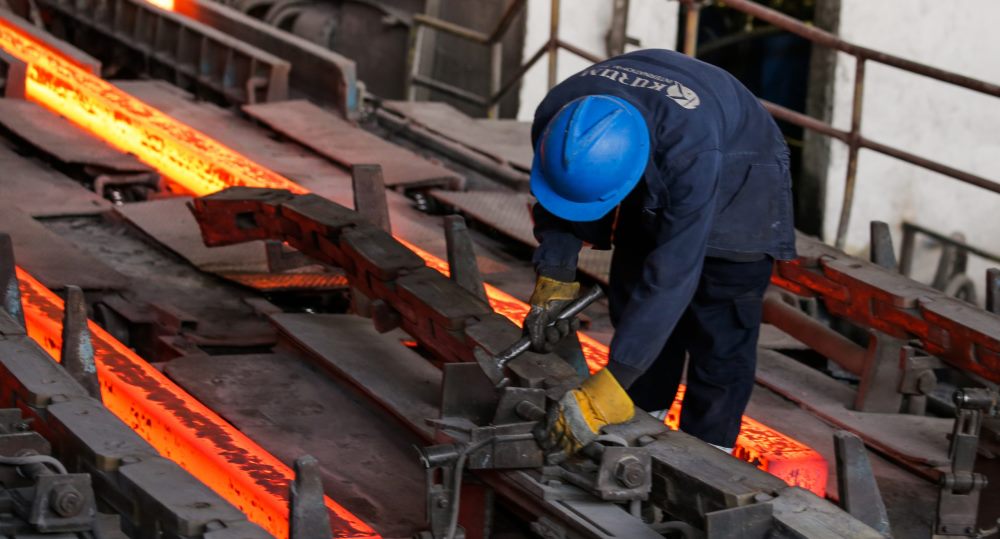 Kurum mbyll fabriken e celikut si pasoje e energjise se shtrenjte